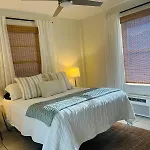 Spacious 1 Bedroom Apartment Next To The Beach!